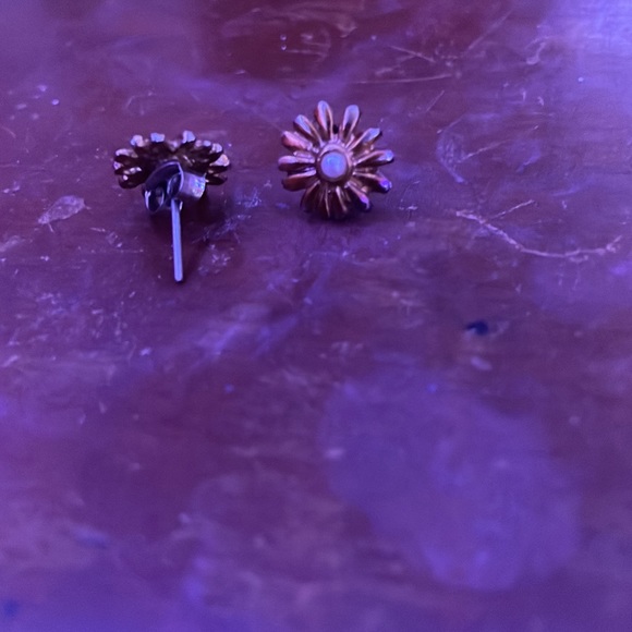 flower pearl earrings - Picture 3 of 3